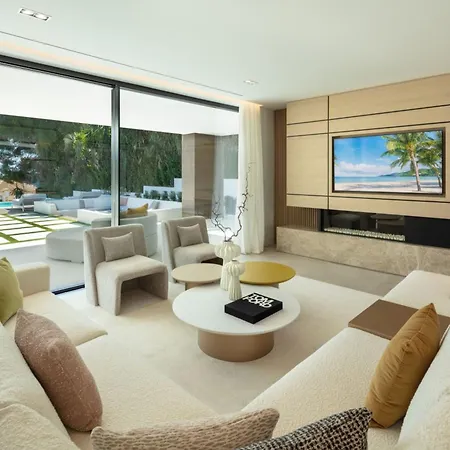 Vacation I Almost Heaven, New Built Villa, Rooftop Jacuzzi, Infinity Heated Pool Βίλα Μαρμπέλλα