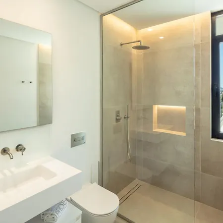 Βίλα Vacation I Almost Heaven, New Built Villa, Rooftop Jacuzzi, Infinity Heated Pool Μαρμπέλλα