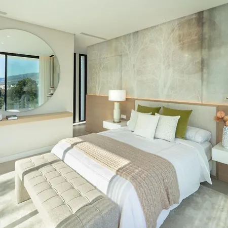 Vacation I Almost Heaven, New Built Villa, Rooftop Jacuzzi, Infinity Heated Pool Βίλα Μαρμπέλλα