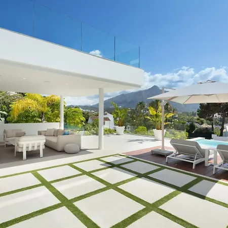 Βίλα Vacation I Almost Heaven, New Built Villa, Rooftop Jacuzzi, Infinity Heated Pool
