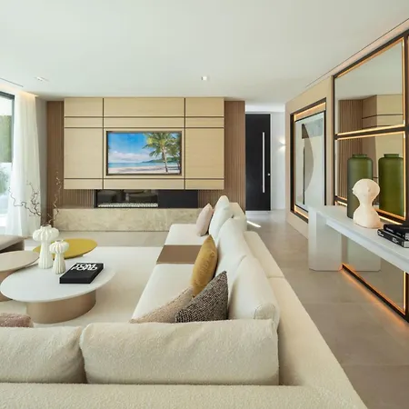 Βίλα Vacation I Almost Heaven, New Built Villa, Rooftop Jacuzzi, Infinity Heated Pool *