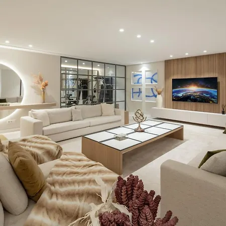 Vacation I Almost Heaven, New Built Villa, Rooftop Jacuzzi, Infinity Heated Pool Marbella