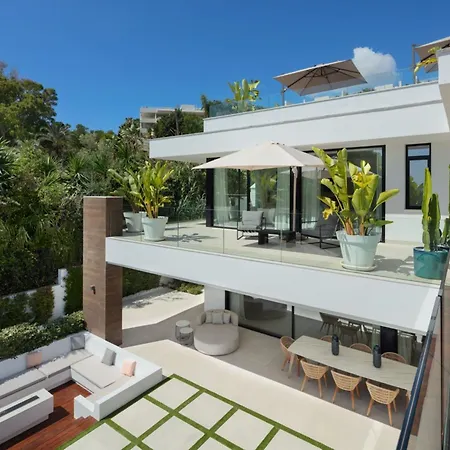 Vacation I Almost Heaven, New Built Villa, Rooftop Jacuzzi, Infinity Heated Pool