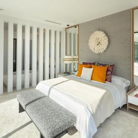 Vacation I Almost Heaven, New Built Villa, Rooftop Jacuzzi, Infinity Heated Pool *