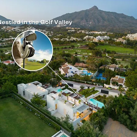 빌라 Vacation I Almost Heaven, New Built Villa, Rooftop Jacuzzi, Infinity Heated Pool 마르베야