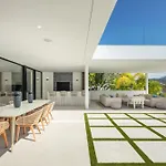 Vacation I Almost Heaven, New Built Villa, Rooftop Jacuzzi, Infinity Heated Pool Villa Marbella