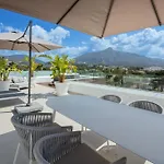 Villa Vacation I Almost Heaven, New Built Villa, Rooftop Jacuzzi, Infinity Heated Pool *