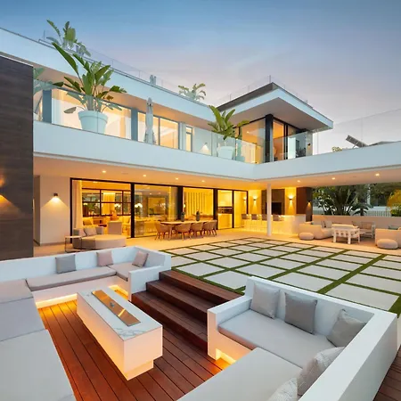 Vacation I Almost Heaven, New Built Villa, Rooftop Jacuzzi, Infinity Heated Pool 别墅 马尔韦利亚