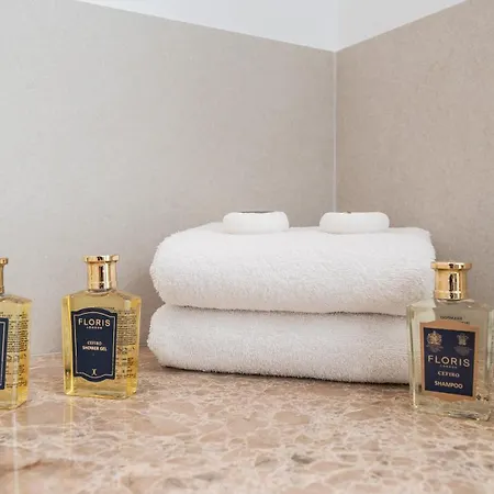 Vacation I Almost Heaven, New Built Villa, Rooftop Jacuzzi, Infinity Heated Pool ヴィラ マルベーリャ