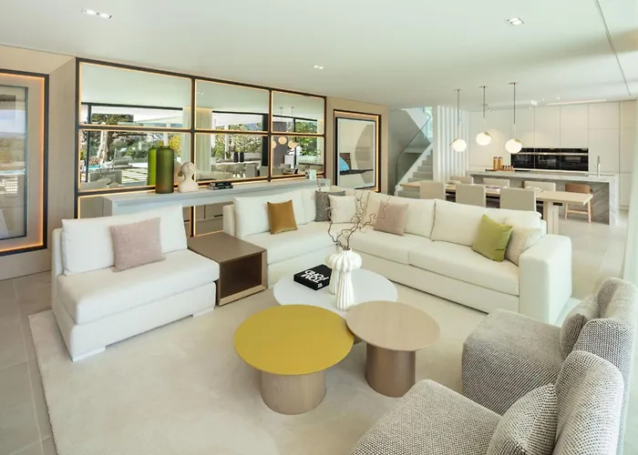 Vacation I Almost Heaven, New Built Villa, Rooftop Jacuzzi, Infinity Heated Pool *