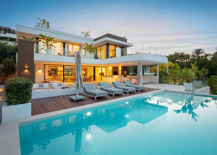 Vacation I Almost Heaven, New Built Villa, Rooftop Jacuzzi, Infinity Heated Pool