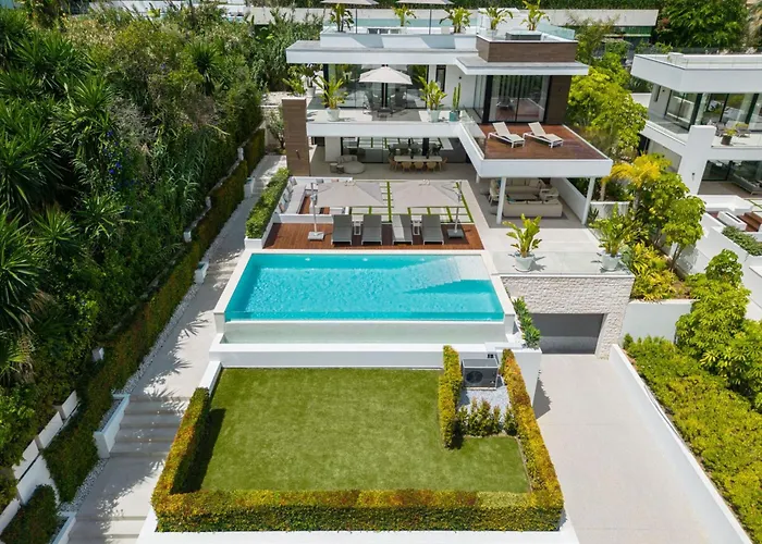 Vacation I Almost Heaven, New Built Villa, Rooftop Jacuzzi, Infinity Heated Pool Marbellac