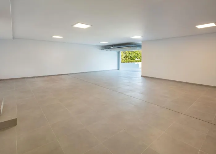 Vacation I Almost Heaven, New Built Villa, Rooftop Jacuzzi, Infinity Heated Pool