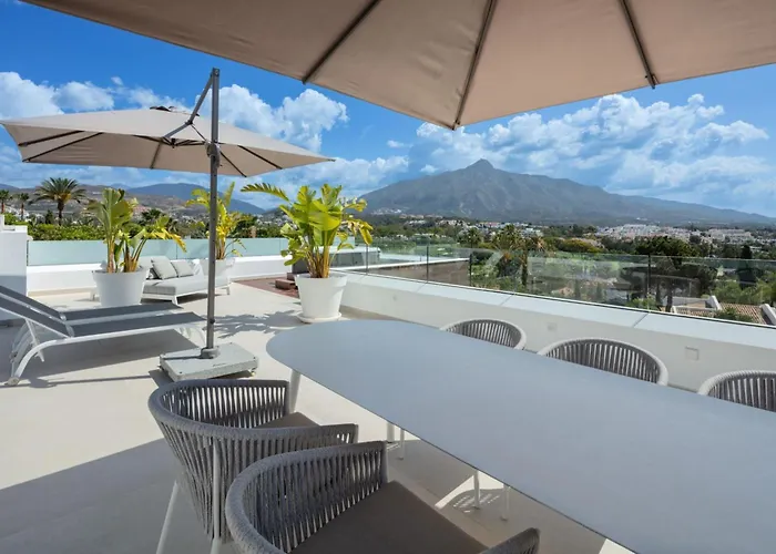 Villa Vacation I Almost Heaven, New Built Villa, Rooftop Jacuzzi, Infinity Heated Pool *