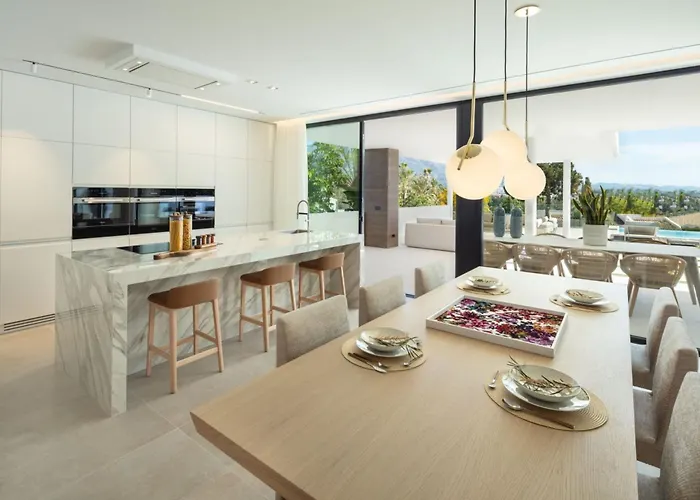 Vacation I Almost Heaven, New Built Villa, Rooftop Jacuzzi, Infinity Heated Pool Villa *