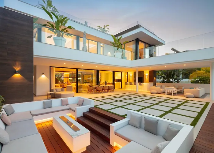 Vacation I Almost Heaven, New Built Villa, Rooftop Jacuzzi, Infinity Heated Pool Villa Marbellac