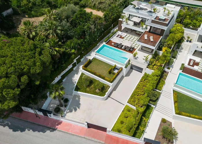 Vacation I Almost Heaven, New Built Villa, Rooftop Jacuzzi, Infinity Heated Pool Marbellac