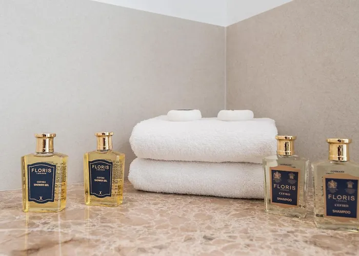 Vacation I Almost Heaven, New Built Villa, Rooftop Jacuzzi, Infinity Heated Pool Villa Marbellac