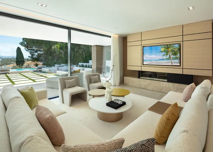 Vacation I Almost Heaven, New Built Villa, Rooftop Jacuzzi, Infinity Heated Pool Villa Marbella