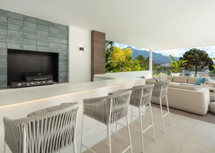 Villa Vacation I Almost Heaven, New Built Villa, Rooftop Jacuzzi, Infinity Heated Pool Marbella